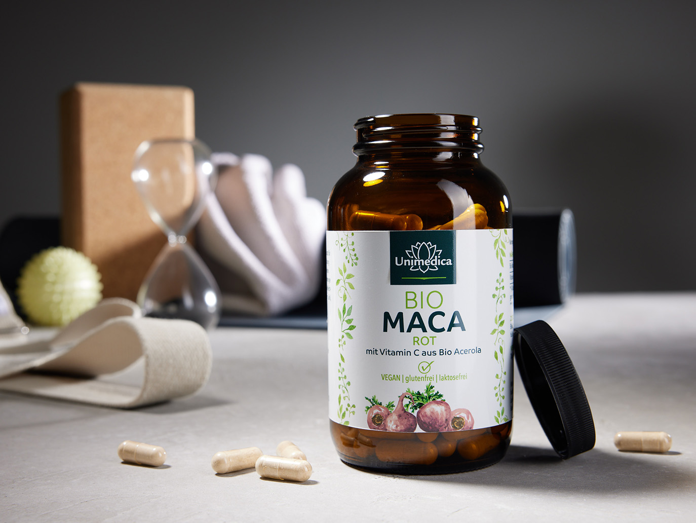 Bio Maca Rot - 3.000 mg pro Tagesdosis (4 Kapseln) - plus Vitamin C aus Bio Acerola - 180 Kapseln - von Unimedica